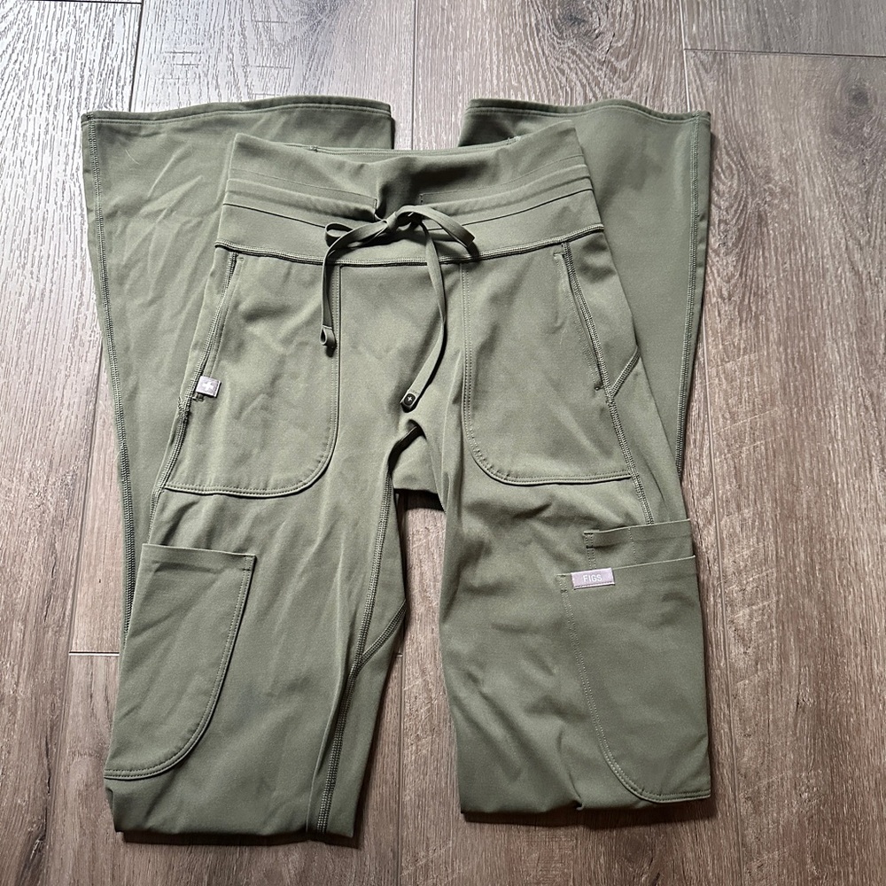 Figs Seville High Waisted Flare XXS Moss